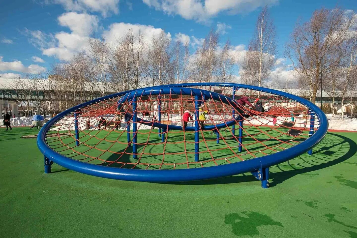 Площадка в 2 т. Парк южное бутово детские площадки. парк южное бутово детская площадка. детский ландшафтный парк южное бутово. ландшафтный парк бутово детская площадка.