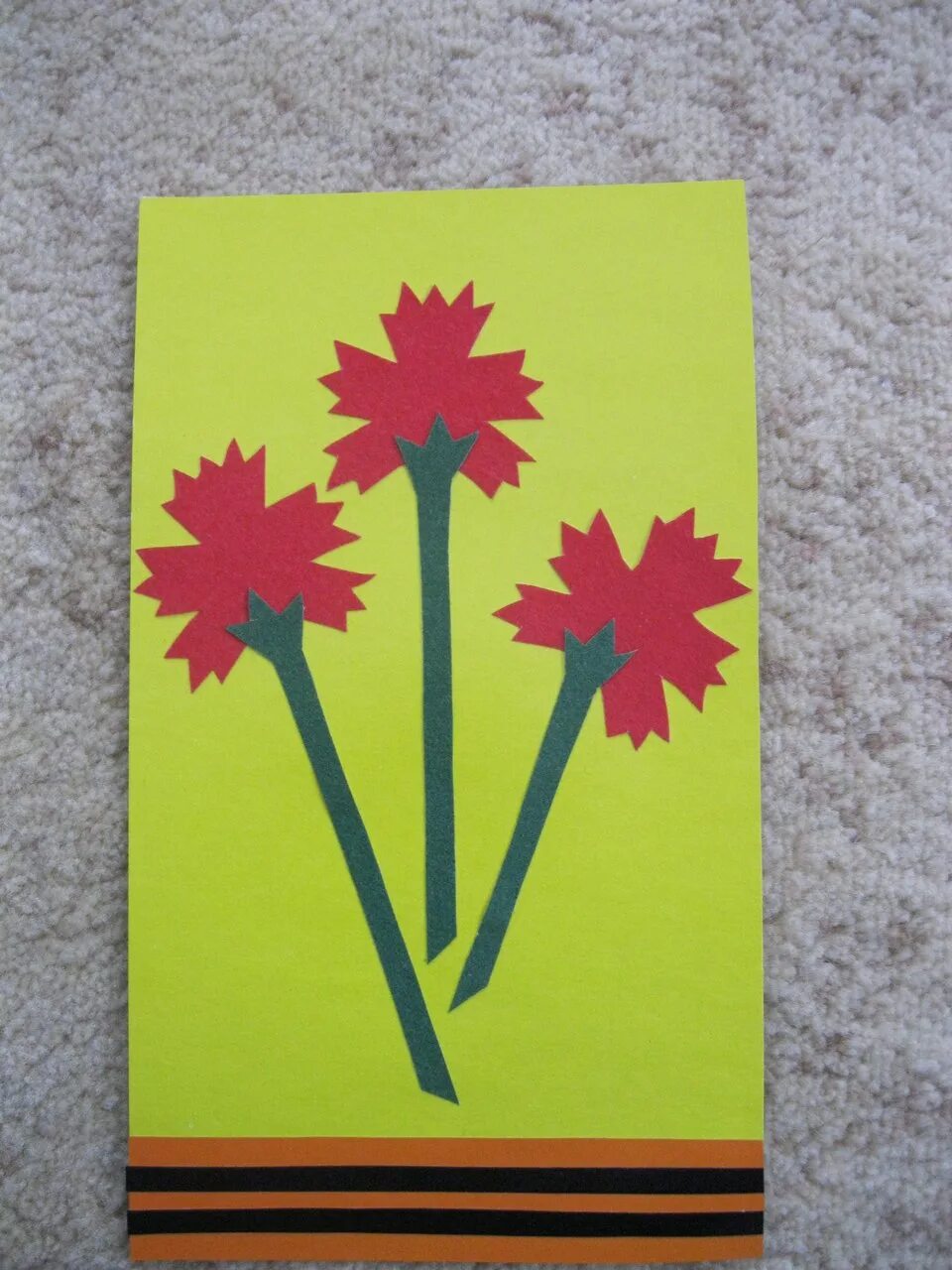 Аппликация гвоздики. Аппликация гвоздики. Аппликация гвоздика к 9 мая. Поделки к 9 мая. Гвоздика поделка на 9 мая.