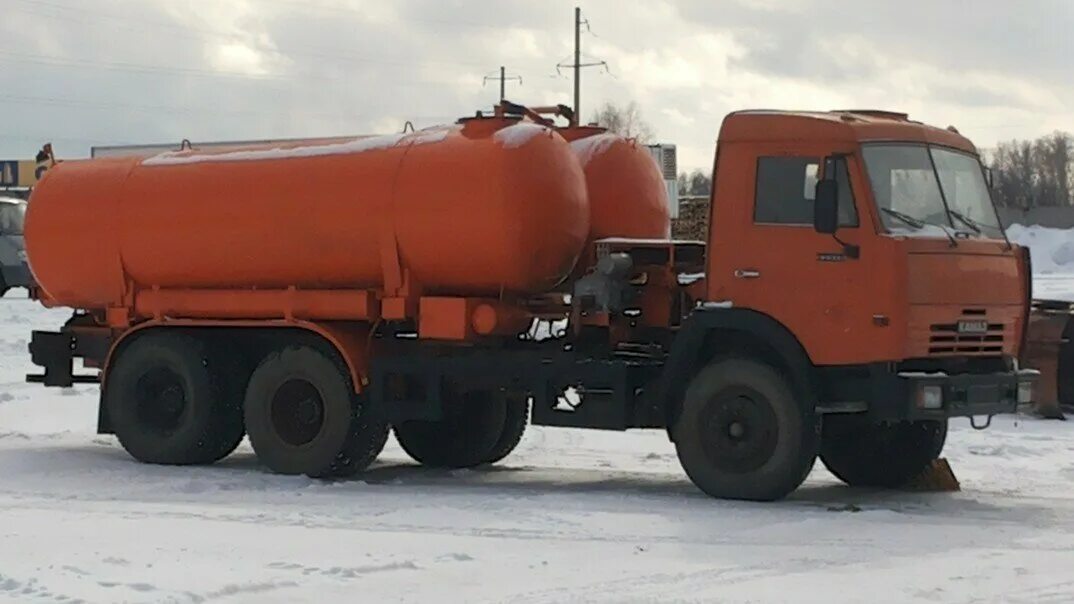 Газ 3309 ассенизатор. Зил 4331 ко 520. Откачка талых вод. Откачка самара. Камаз 53213 ассенизатор.