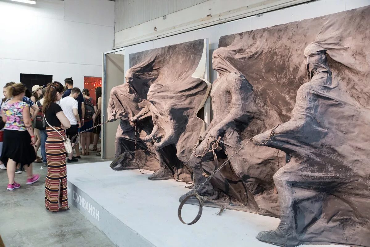 выставка современного искусства. шедевры современного искусства. современное творчество. является ли современное искусство искусством. современное искусство работы.