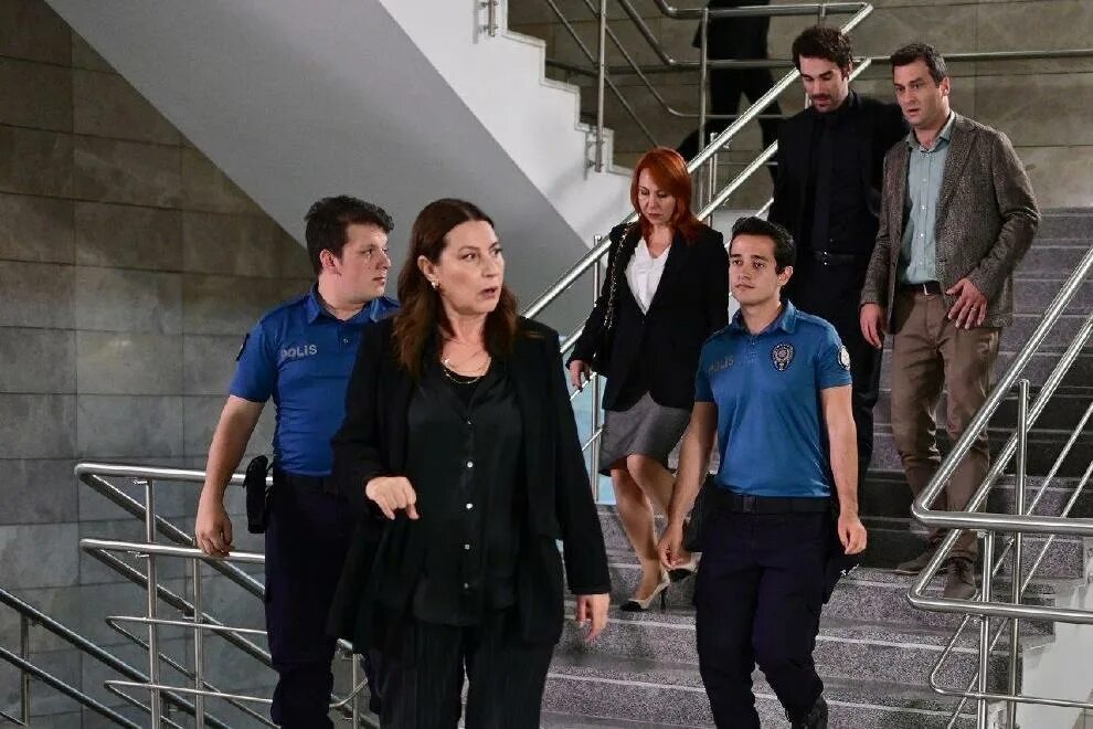 Преданный 5. Преданный 5. Предавать турецкий сериал. Преданный 5. Преданный 5.