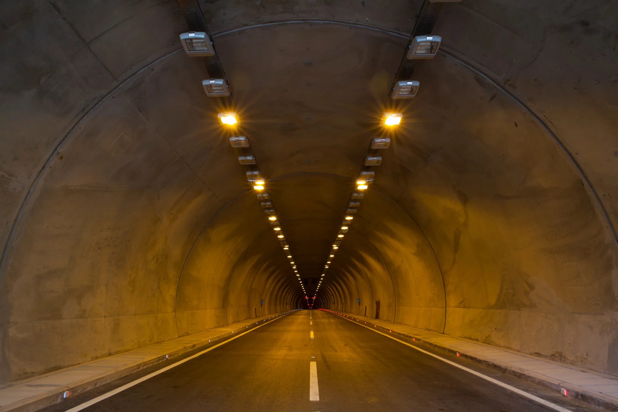 Подземная дорога то. Тоннель. Автомобильный тоннель. Тоннель Автодорожный. Тоннель метро.