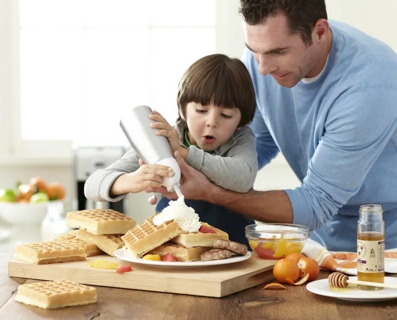 Dad a cook. Make Breakfast. Breakfast dad. Breakfast with. Family eating Waffles.