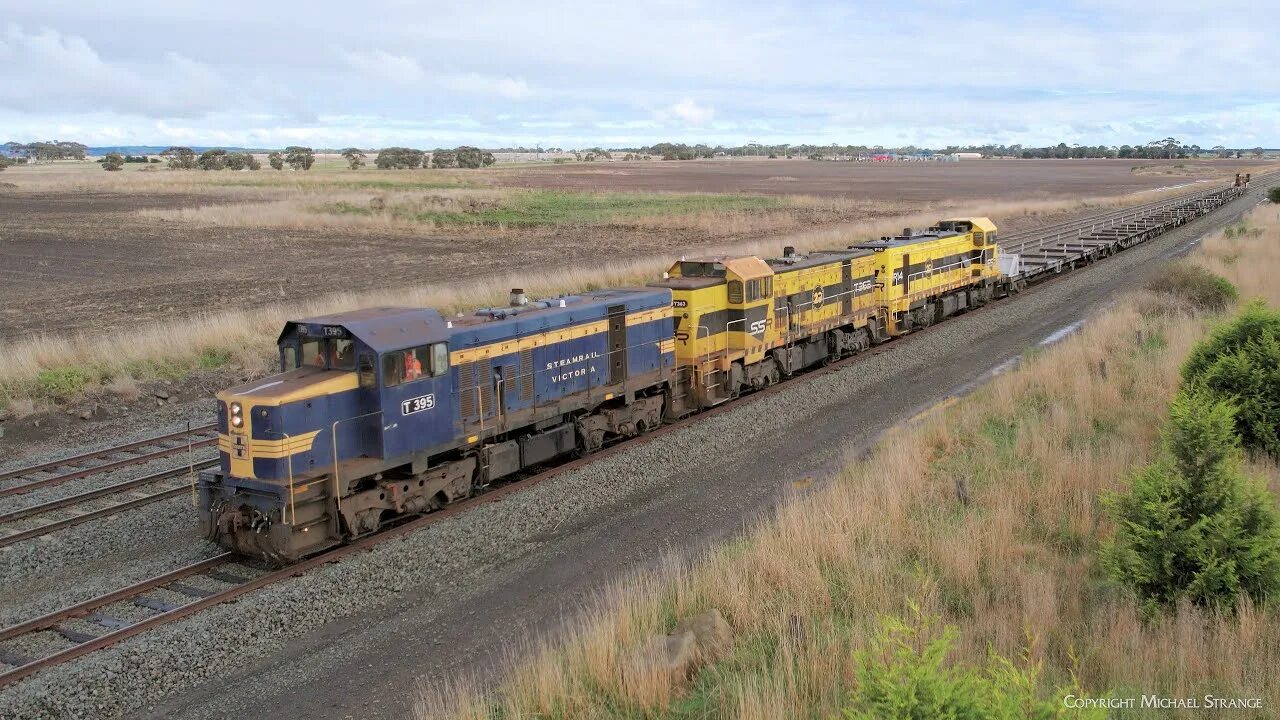 Штадлер поезд аэроэкспресс. Эш2 штадлер. Двухэтажные грузовые поезда. Вл23. Train 23.