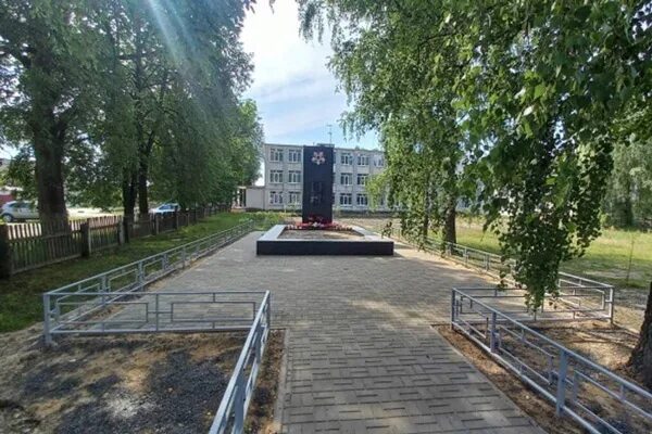 Памятник погибшим в Сирии российским военным открыли в Брянске Новости России - 