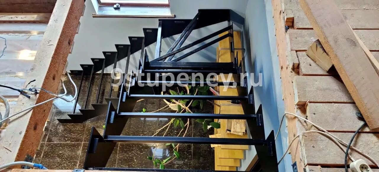 15-. Девять ступеней, москва. 11. Лесница из метал профиля. 17-5.