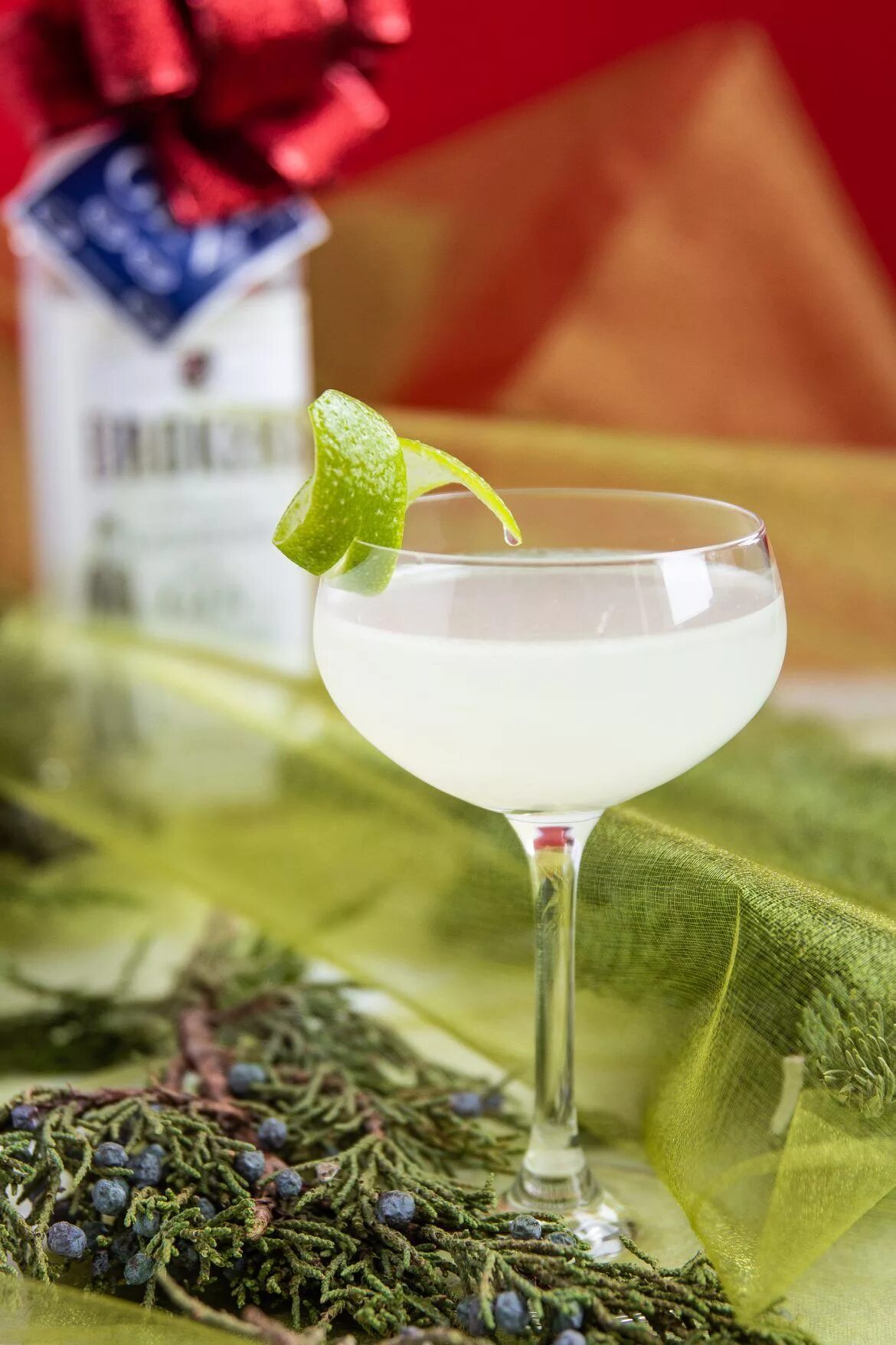 Gimlet. Gimlet коктейль. лавандовый гимлет коктейль. коктейль yuzu gimlet. flower gimlet коктейль.