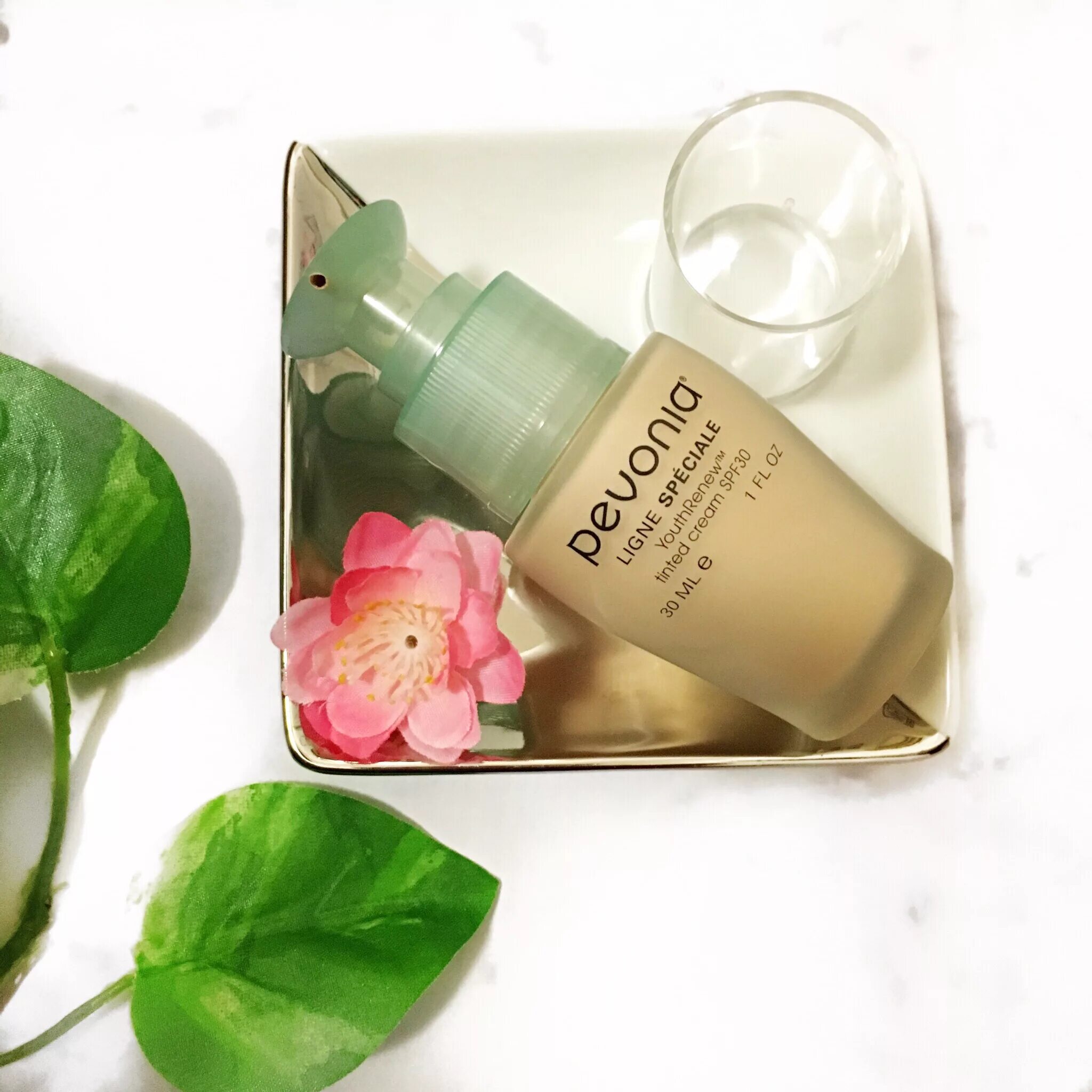 Кул фо. Ту кул фо скул солнцезащитный крем. the skin house - мультифункциональный вв крем spf 30. тональный крем renew. косметика renew франция.
