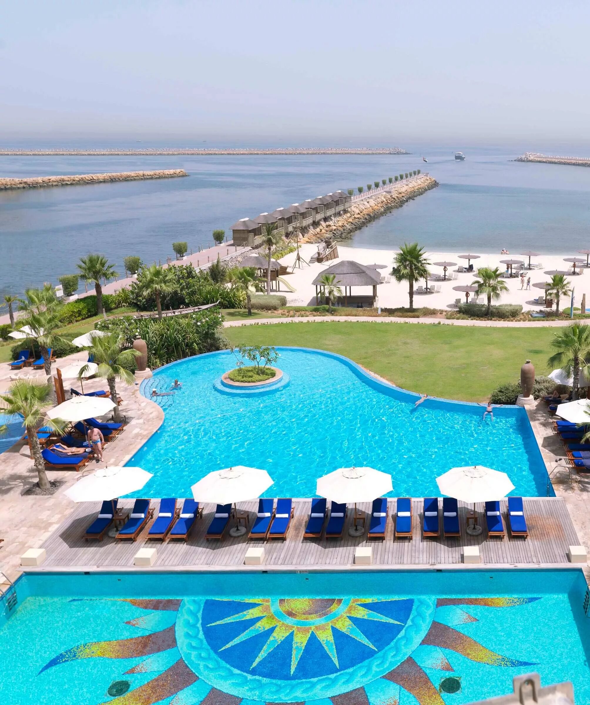 Radisson blu resort 5 оаэ. Рэдиссон блю резорт оаэ. radisson blu шарджа. рэдиссон блю дубай шарджа. radisson blu resort sharjah 5 оаэ.