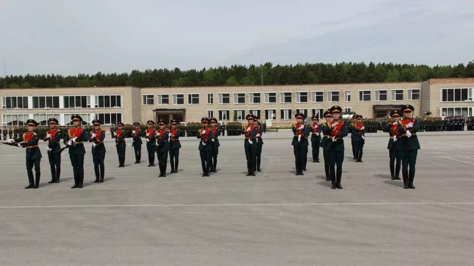 Нввку сайт училища. НВВКУ Новосибирск. Новосибирское высшее военное командное училище. НВВКУ Новосибирское учебный центр. НВВКУ ви учебный центр Новосибирск Иванова 49.