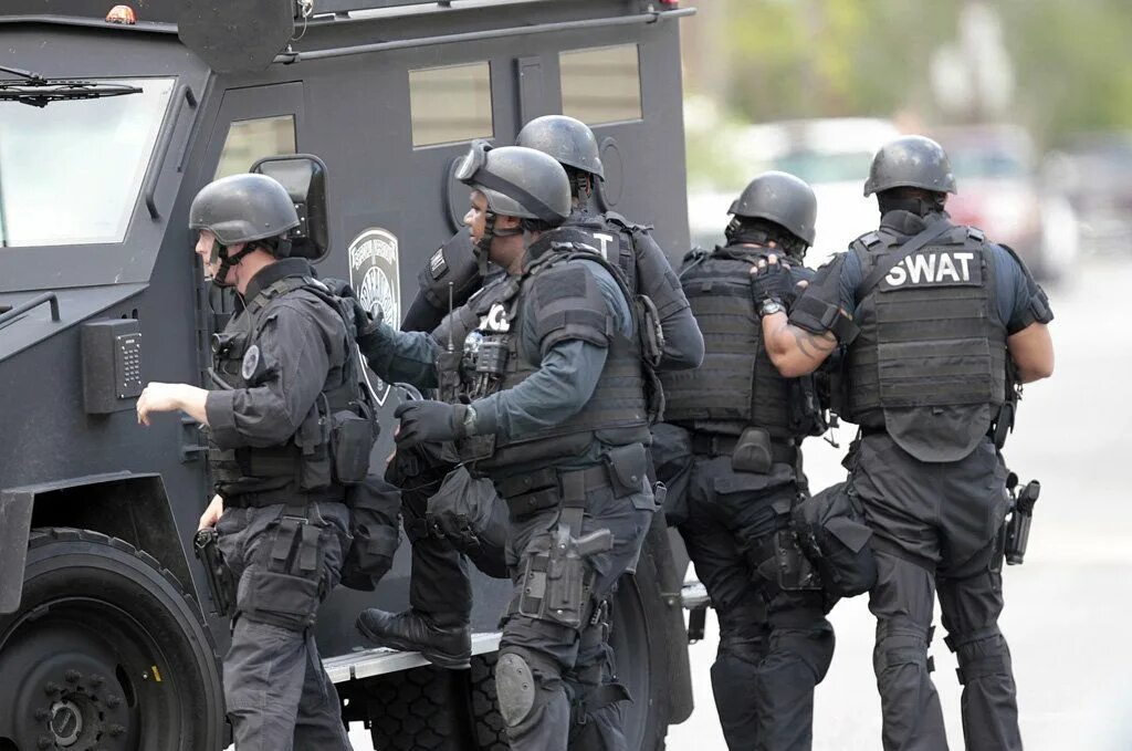 Спецназ lapd. Swat 2022. Swat c2. Swat a6. Eniahd.