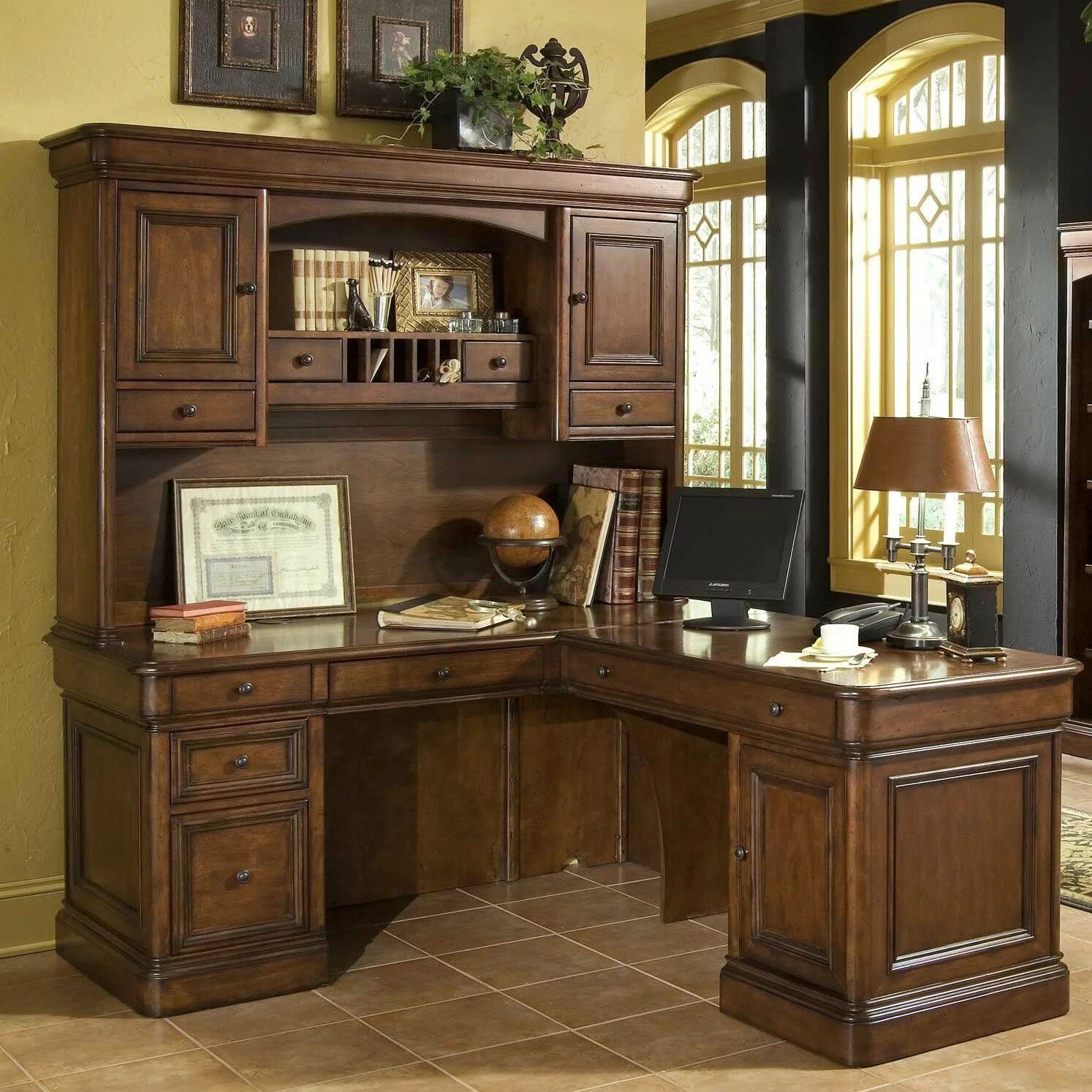 Кабинетный стол. Стол в кабинет. Письменный стол для домашнего кабинета. Угловой стол для домашнего кабинета.