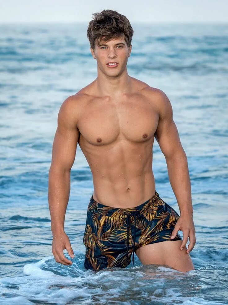 Eric janicki тело. Митчелл хуг торс. Горячие спортивные парни. Matt sabatino ￼ ￼модель aronik. Спортивные парни.