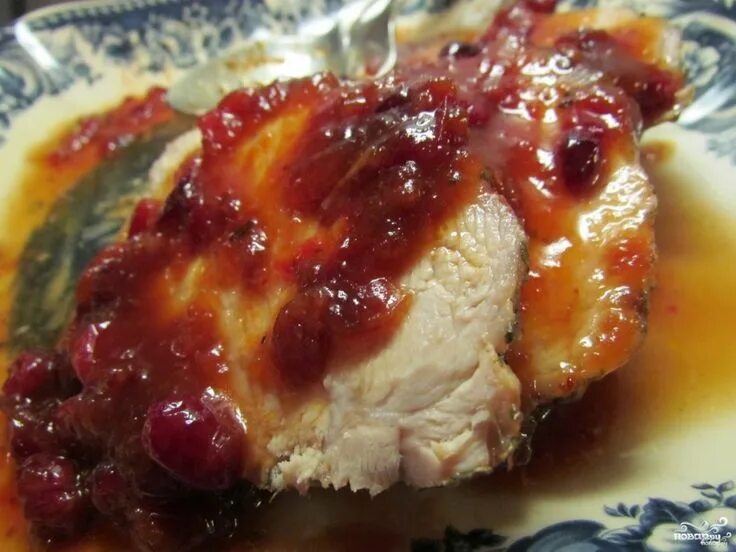 Соус под свинину в духовке. Отбивные под горчичным соусом. Мясо на кости в медово-горчичном соусе. Свинина в брусничном соусе в духовке. Свинина под соусом.