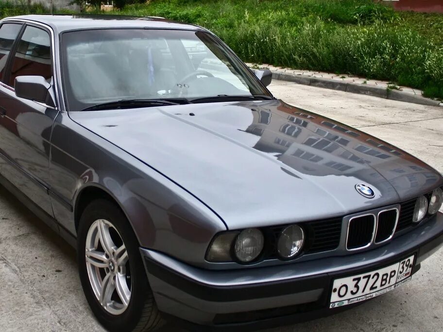 Авито купить е34. BMW e34 Granitsilber Metallic. BMW 525 e34. БМВ 34 серая. БМВ е34 темно серая.