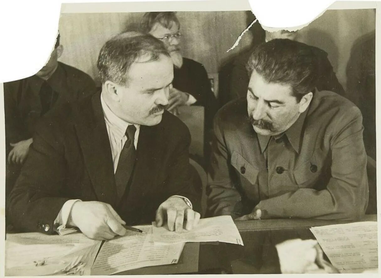 Конрад хоммель. Сталин в 1930 году. Рабфак 1930-е годы. Повседневность 1930-х годов. Горького 26 октября 1932.