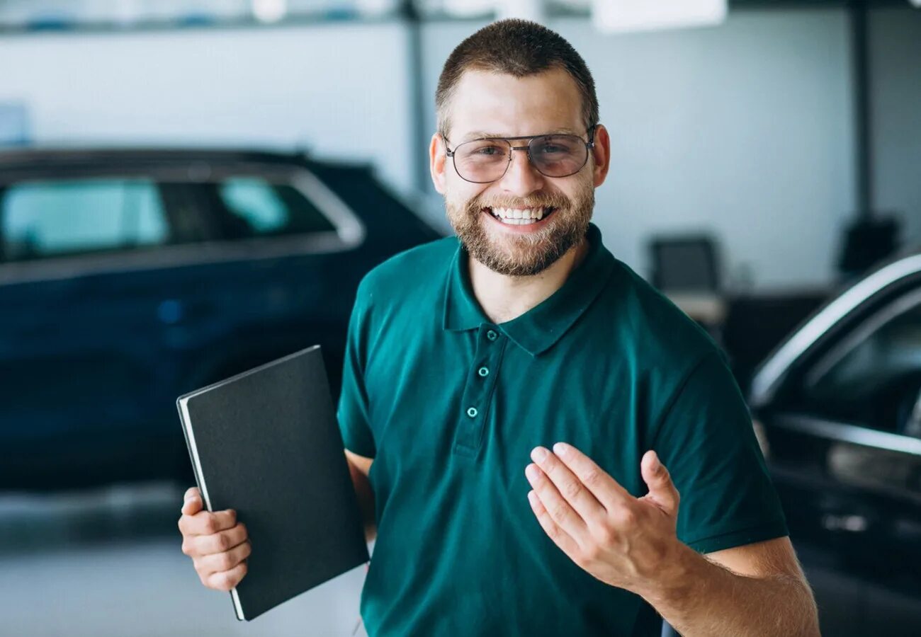 Дилер профессия фото. Salesman. Автокредит реклама баннер. Vendedor.