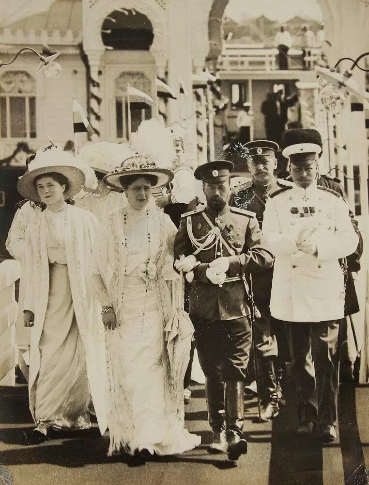 императорская семья николая 2. палаты бояр романовых. дом романовых. царственный дом романовых. дом романовых.