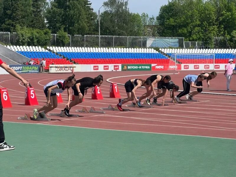 Спорт легкая атлетика. ДЮСШ легкая атлетика. Легкая атлетика в школе. Легкая атлетика ДЮСШ победители. Легкая атлетика чувашия