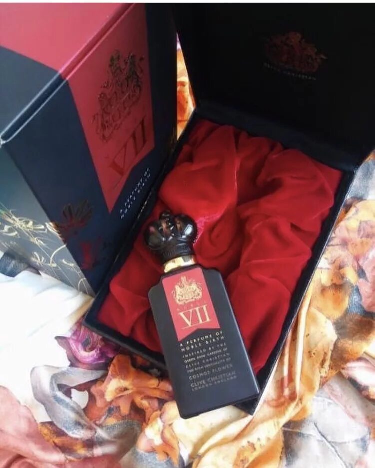 Jump up and kiss me hedonistic clive. Clive Christian Noble VII Cosmos Flower. Клайв Кристиан космический цветок. Clive Christian Noble VII Cosmos Flower, 50 ml (sale). Духи космос Флаверс Клив Кристиан.
