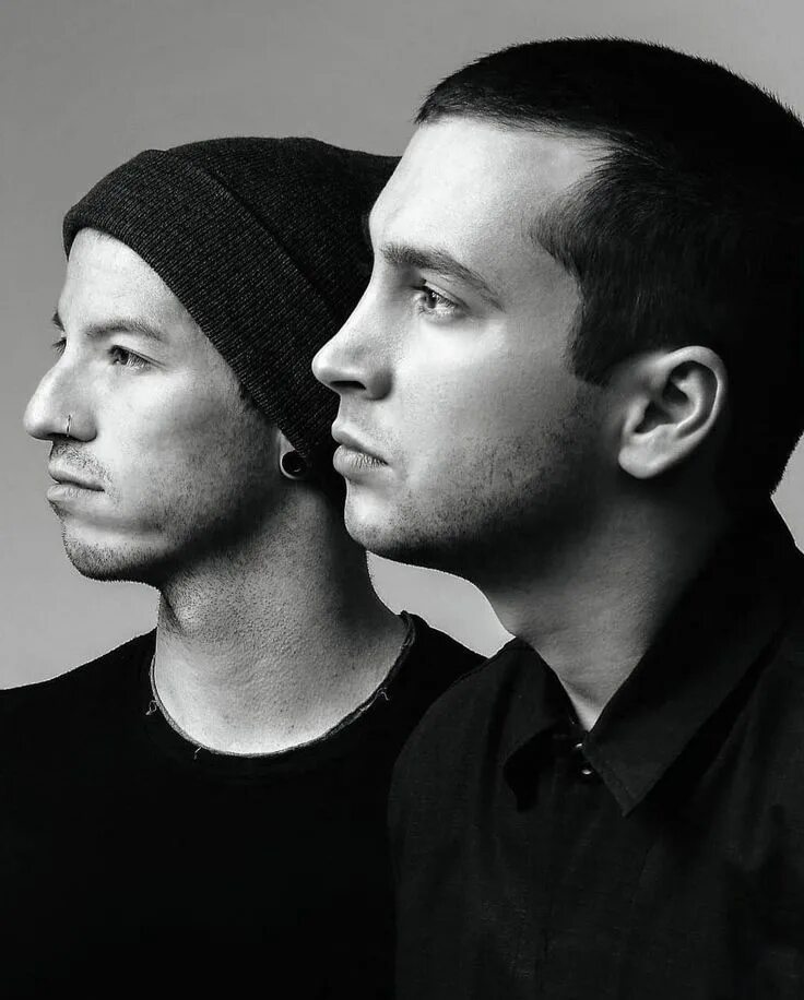 Group of twenty. Группа twenty one pilots.