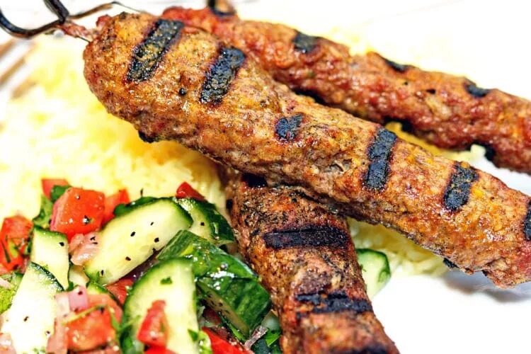 Kebab grill. Шашлык люля кебаб. Шиш кебаб. Люля-кебаб из говядины с болгарским перцем. Кебро кебаб.