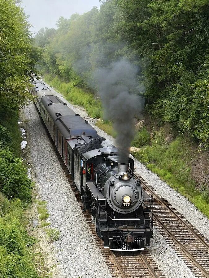 Steam train turning. Mallard паровоз. Паровоз. Картинки на рабочий стол паровоз. Локомотив паровоз.