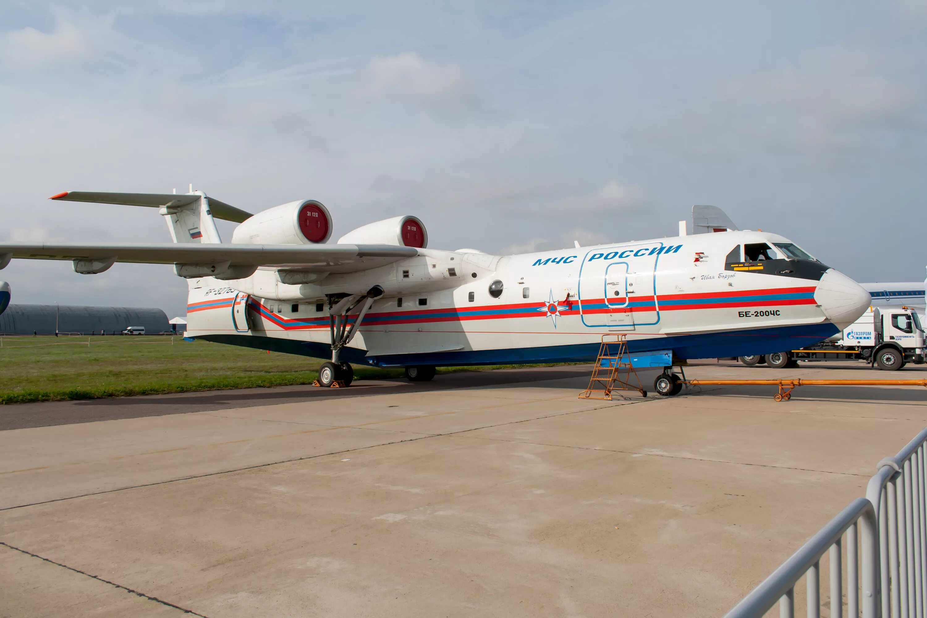 Бе-200 гидросамолёт. Б-200 самолет амфибия. Самолет бе-200 МЧС. Бе-200 «Альтаир». Б 200 самолет