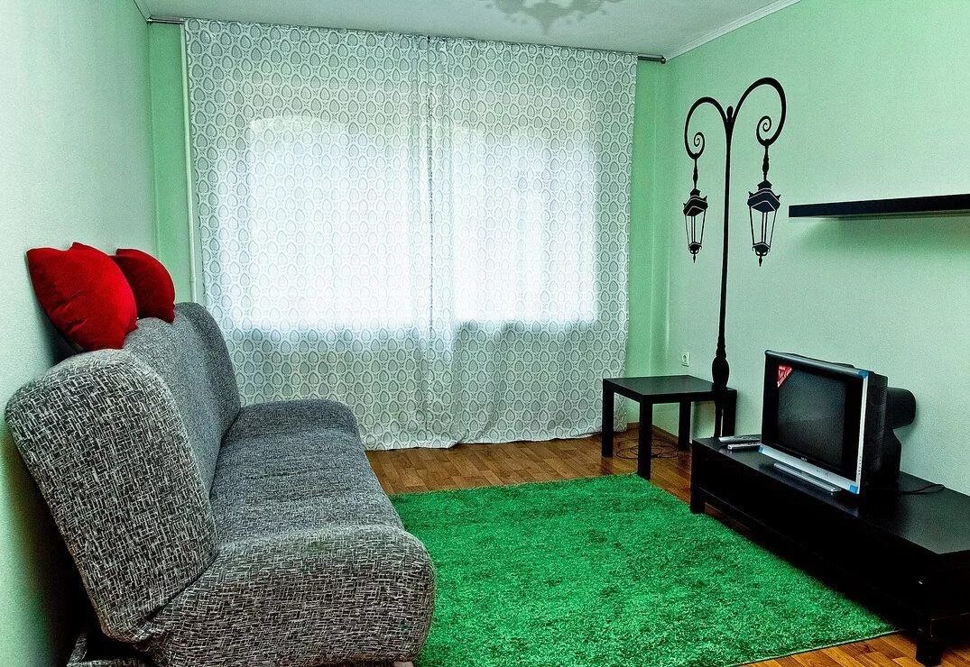 Омск свежие продажи квартир. Комната с ремонтом и мебелью. Квартира с мебелью и техникой. Комната без ремонта. Комната на долгий срок.