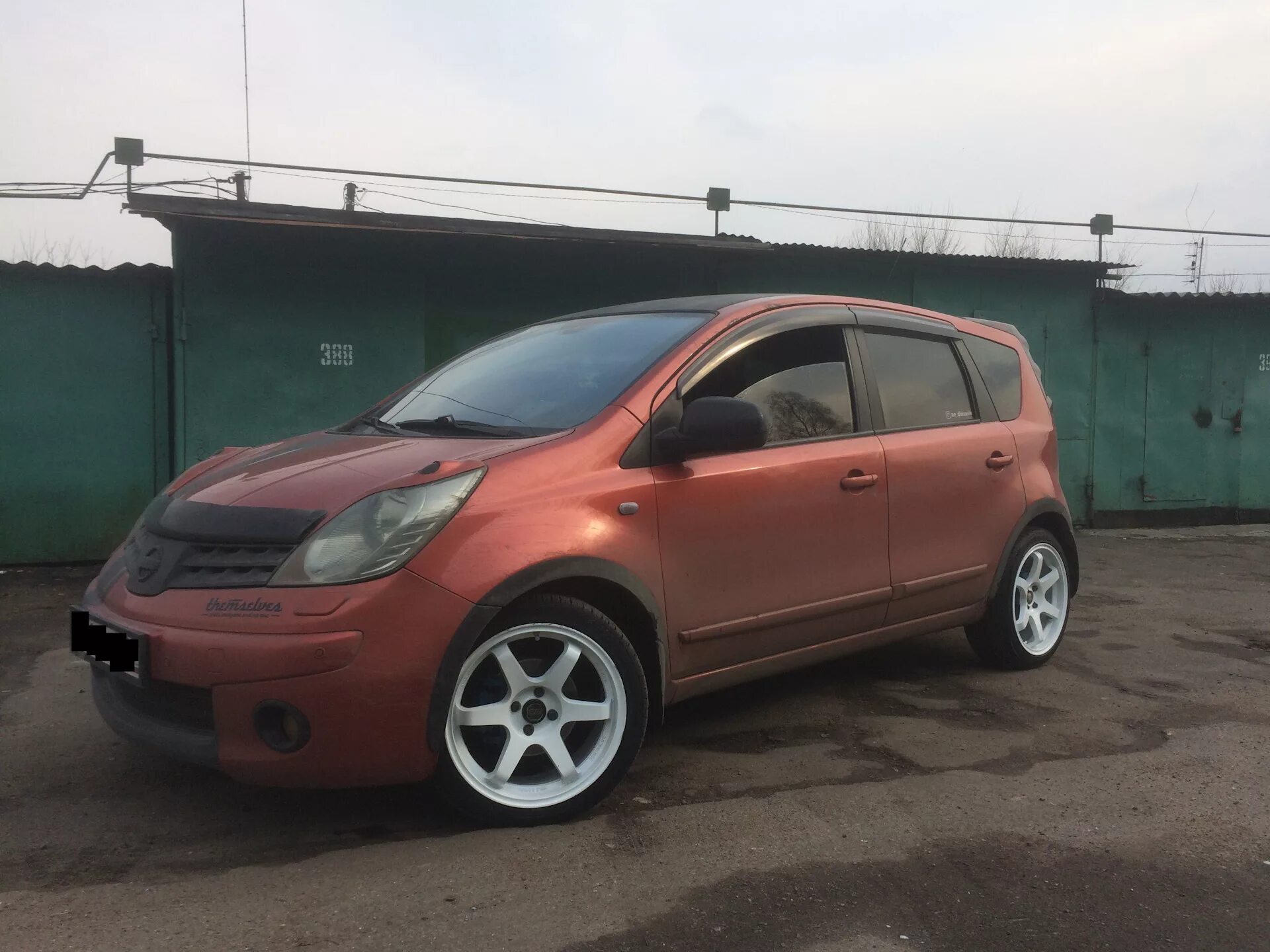 Диски ноут. Nissan Note диски r16. Nissan Note 17 диски. Ниссан ноут r15. Ниссан ноут е11 диски Volk.