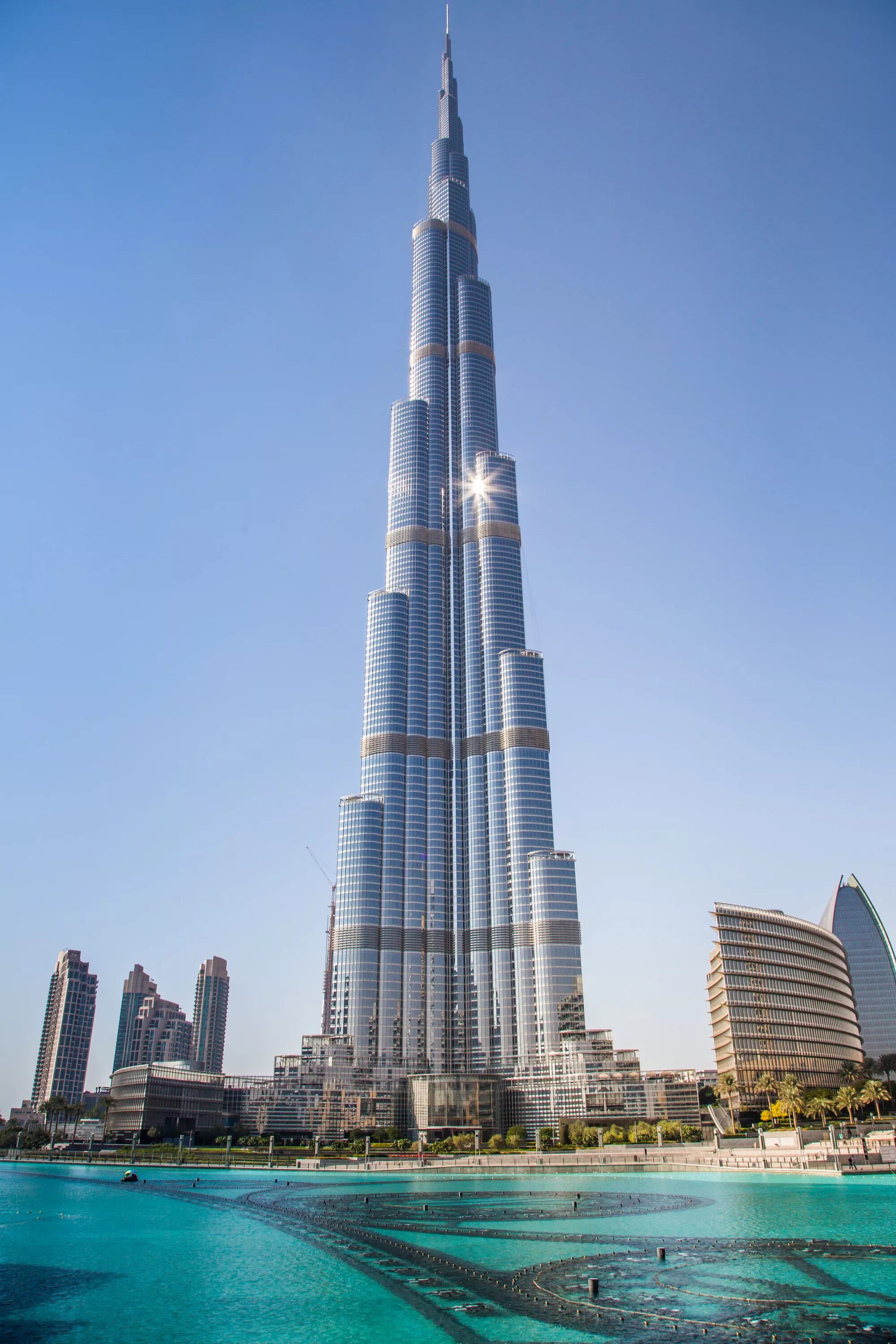 Самое огромное здание. Бурдж-Халифа Дубай. Башня Бурдж Халифа в Дубае. Дубай здание Бурдж Халифа. Бурдж Халифа 2013.