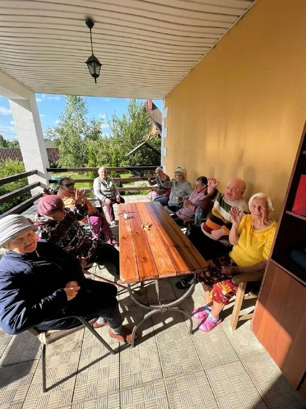 Досуг пенсионеров воронеж 88007754613. О. Пансионат для пожилых людей на елизавете. Пожилой возраст. Клуб для пожилых.