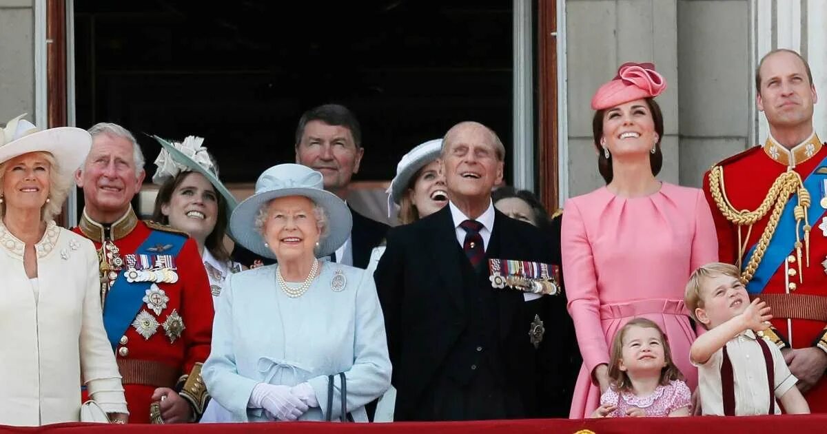 Кто умер в королевской семье. The Royal Family "Королевская семья".. Королевская семья Елизаветы 2. The Royal Family 2024. Вся Королевская семья Елизаветы 2.