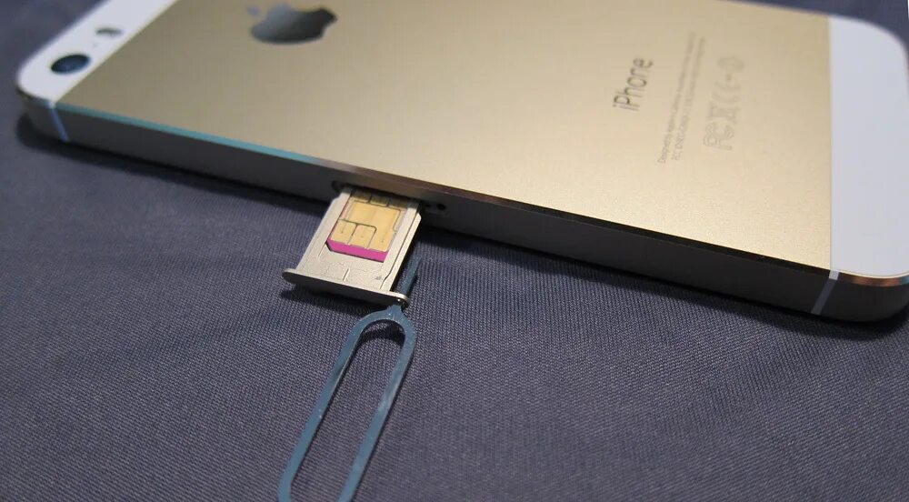 Как правильно вставить сим. Айфон 4с слот для симки. айфон 5 симка. iphone 13 слот на 2 сим. iphone 2 sim.