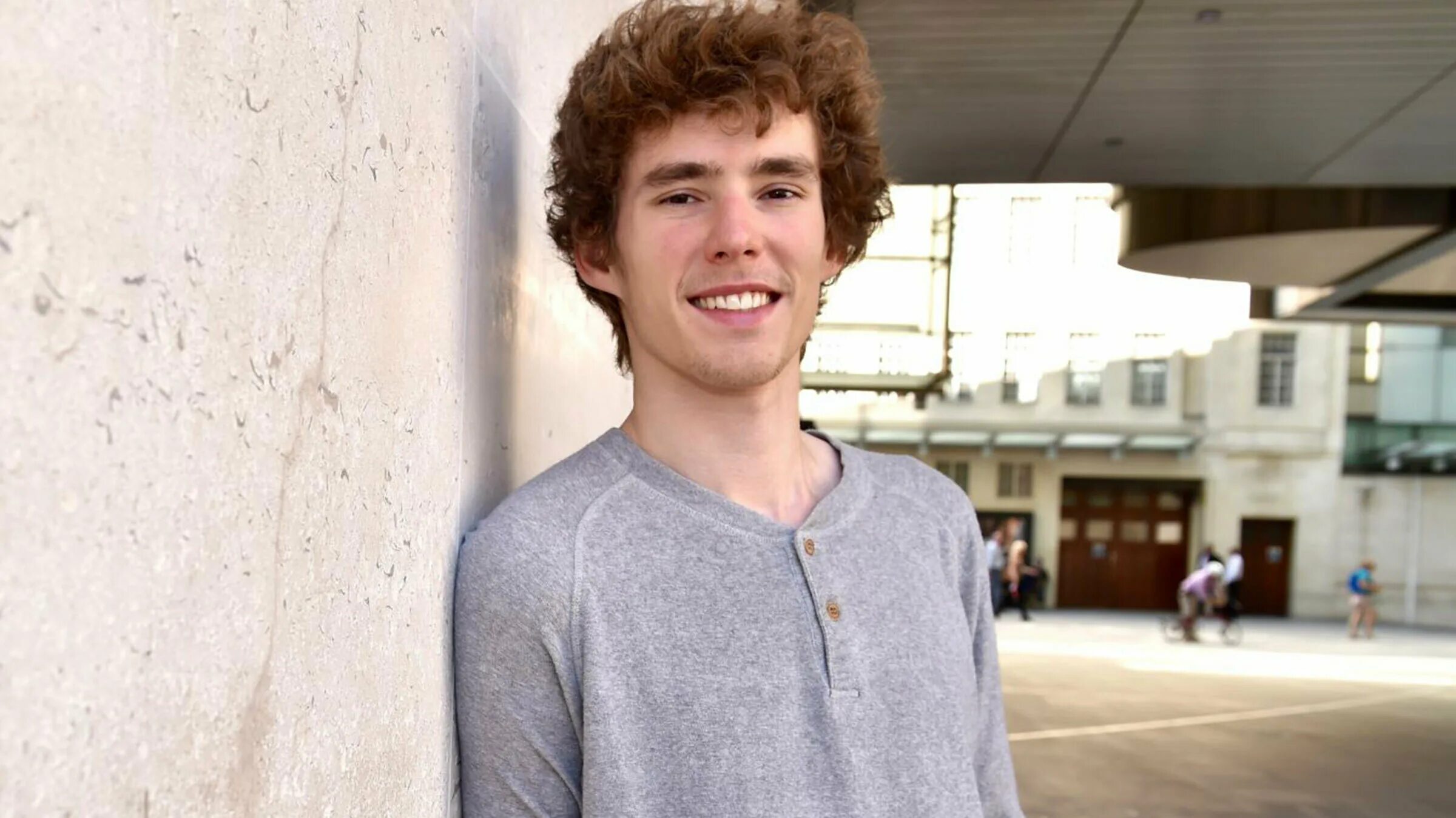 Lost Frequencies. Диджей Lost Frequencies. Lost Frequencies бельгийский музыкальный продюсер. Lost Frequencies рост. Lost frequencies head