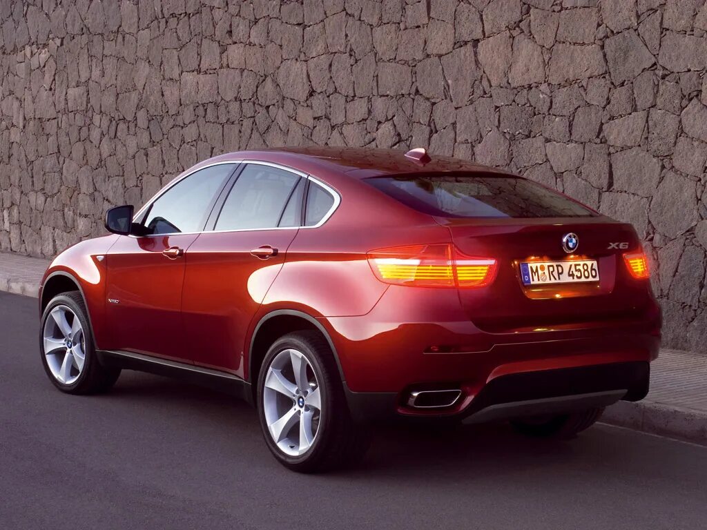 X6 отзывы владельцев. BMW x6 xdrive50i. БМВ х6 красная. BMW x6 Coupe. БМВ Икс 6 красная.