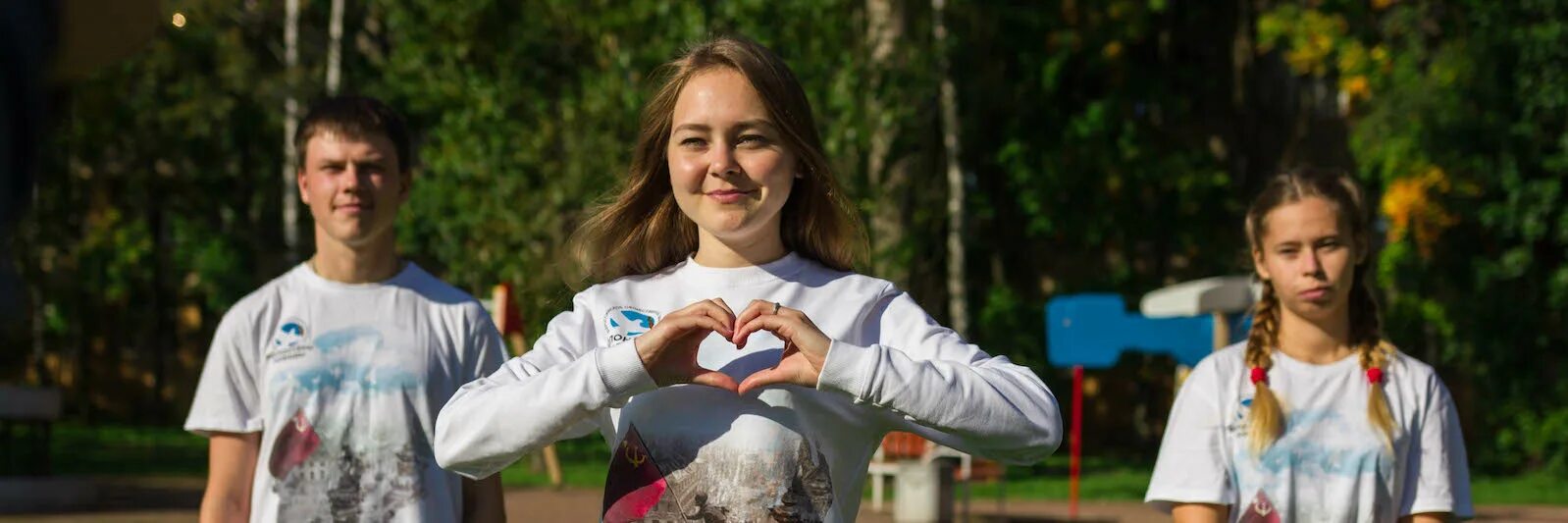 Волонтер компьютер. Подростки волонтеры. Фотосессия волонтеров. Современные волонтеры. Волонтерские движения в Германии.