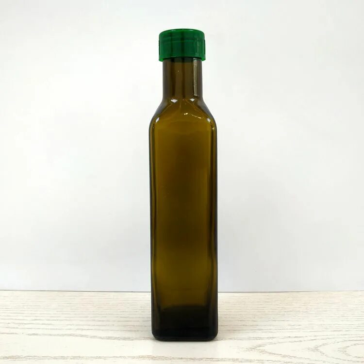 Бутылки под растительное масло. Бутылка для масла. Бутылка темная для масла. Бутылка для масла стеклянная. Растительное масло в стеклянных бутылках.