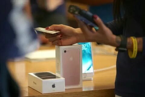 Айфон начали продавать