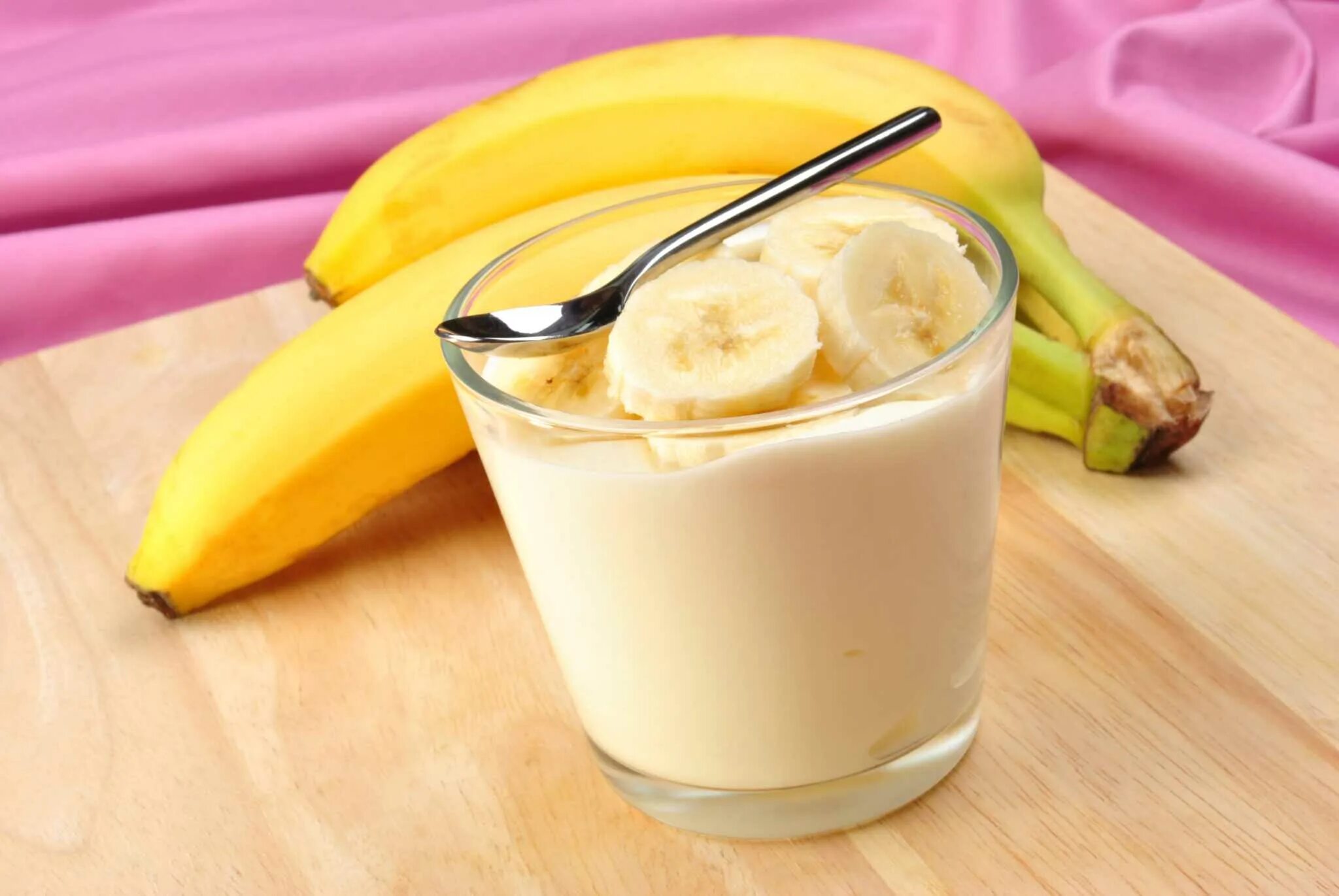 Мусс банановый Banana Mousse. Банановый коктейль. Банановый йогурт. Банановый молочный коктейль.