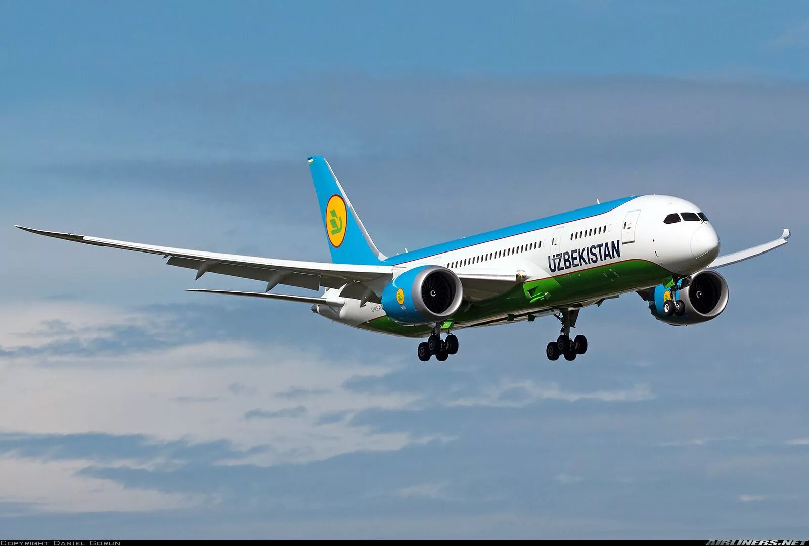 Уз аир. Боинг 787 Uzbekistan Airways. Боинг 787-8 узбекские авиалинии. Боинг 787-8 Дримлайнер Uzbekistan Airways. Узбекистан авиакомпания хаво йуллари.