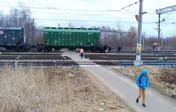 Ручьи (станция, Санкт-Петербург). Станция ручьи СПБ. Железнодорожная станция ручьи. Железная станция ручьи.