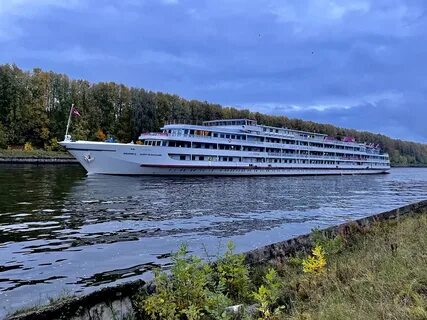 Теплоход в 16