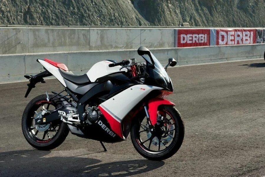Gpr 4. Мотоцикл derbi gpr 125. мотоцикл дерби 125 кубов. мотоцикл derbi gpr u 50. derbi gpr 125 колесо переднее.