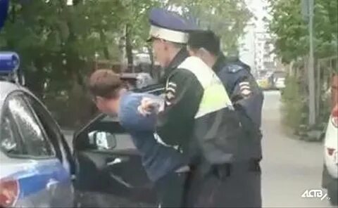 При задержании оказал сопротивление сотрудникам полиции