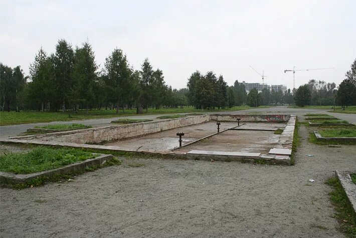 Чкаловский парк. Парк Чкалова Екатеринбург. Парк Чкалова Свердловск. Фонтан в парке Чкалова Екатеринбург. Фонтан в парке Чкалова Свердловск.