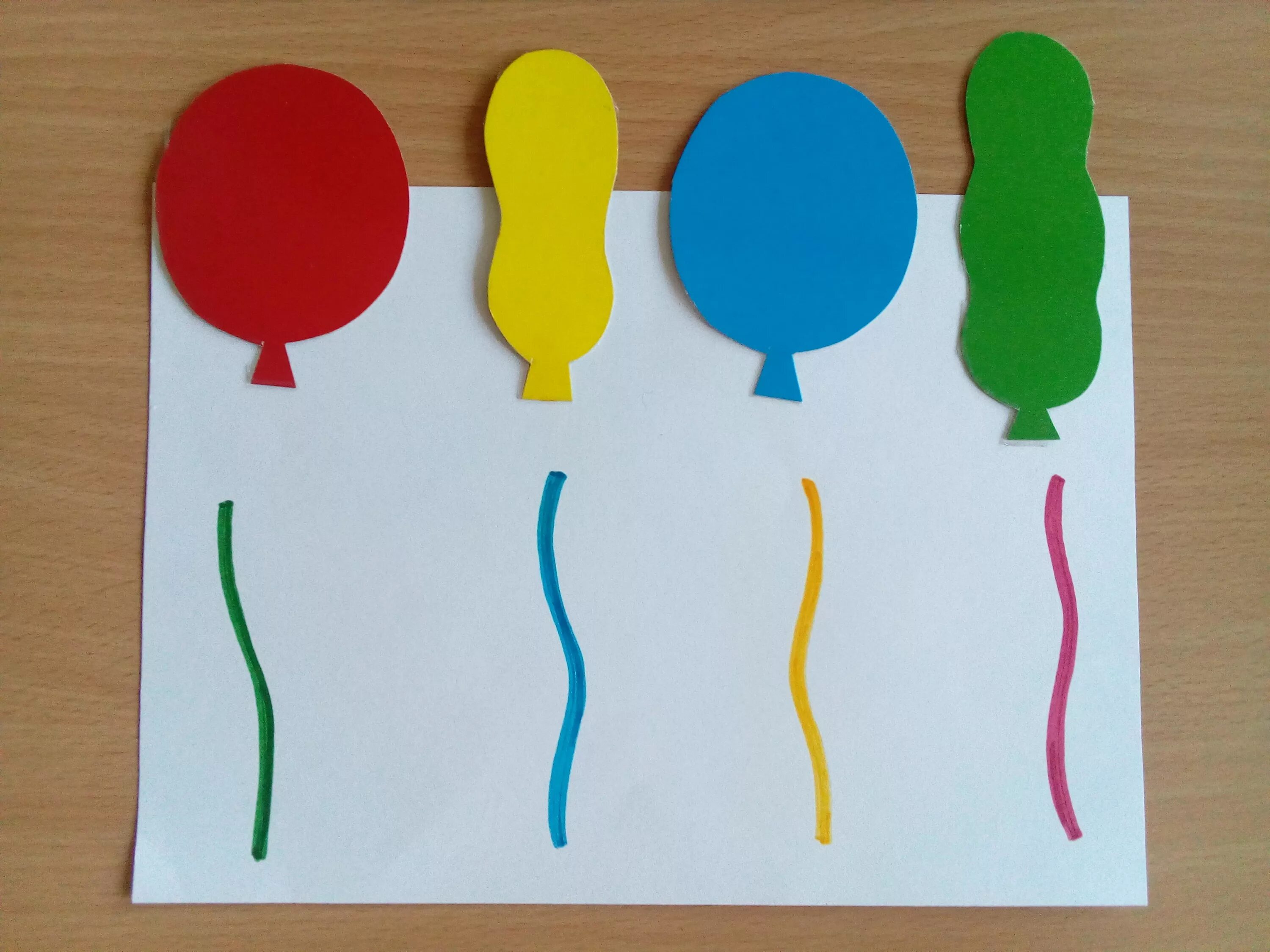 Занятие воздушные шарики. Аппликации для детей 2 лет. Аппликация для детей 4 лет. Аппликация в младшей группе детского сада. Аппликации для детей 1-2 года.