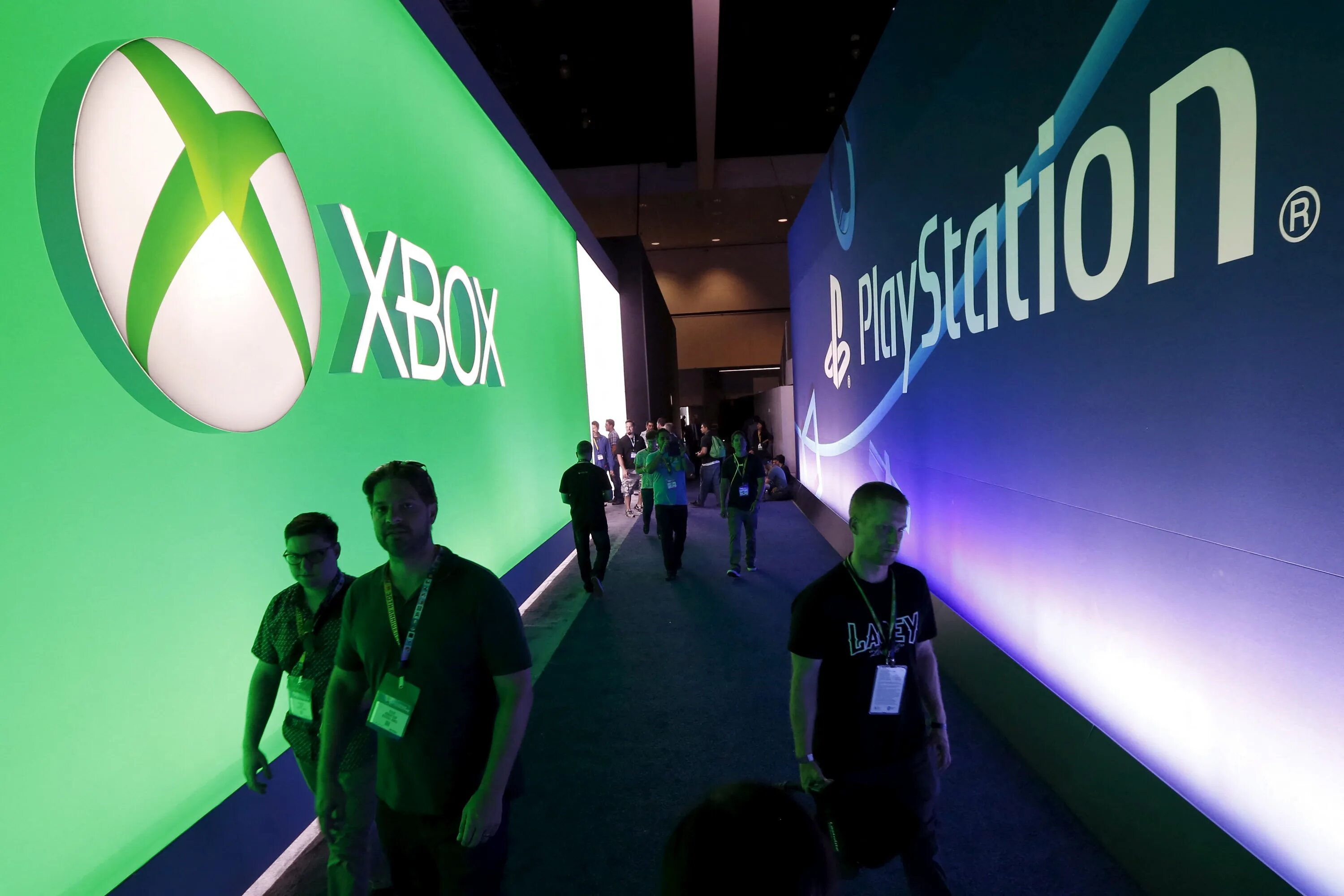 E3 microsoft. Microsoft sony. сони и майкрософт. microsoft против sony. sony корпорация.