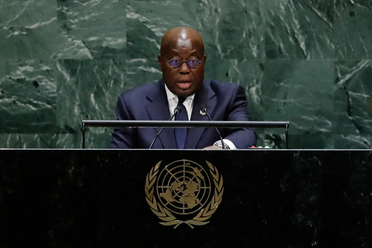 Представитель новой Гвинеи в ООН. Представитель Папуа в ООН.