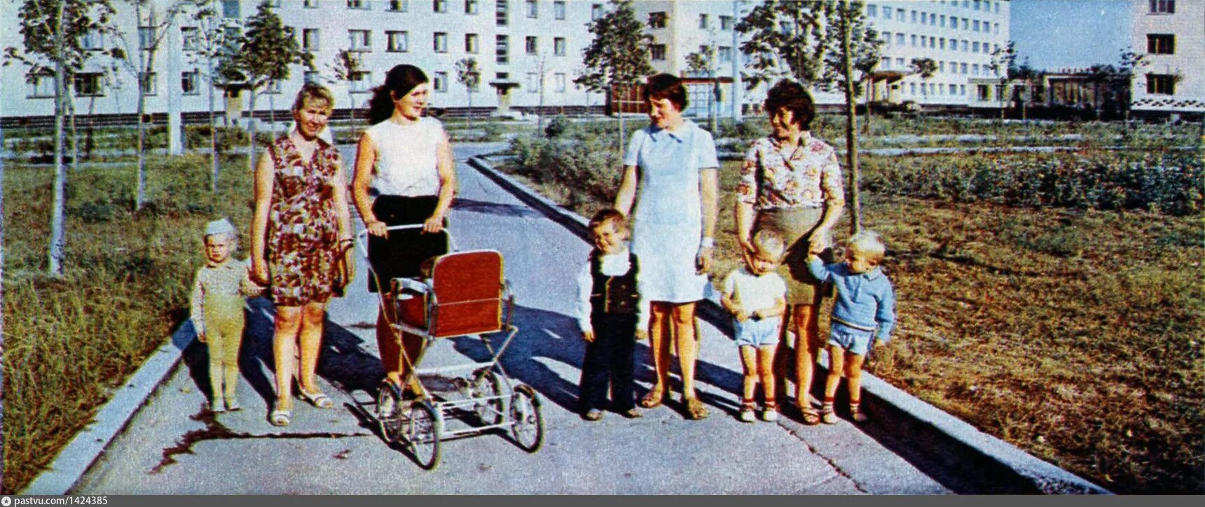 Население чернобыля до аварии. Припять 1986 люди. припять 1986 до аварии. припять население 1986 до аварии. фото из припяти 1986.